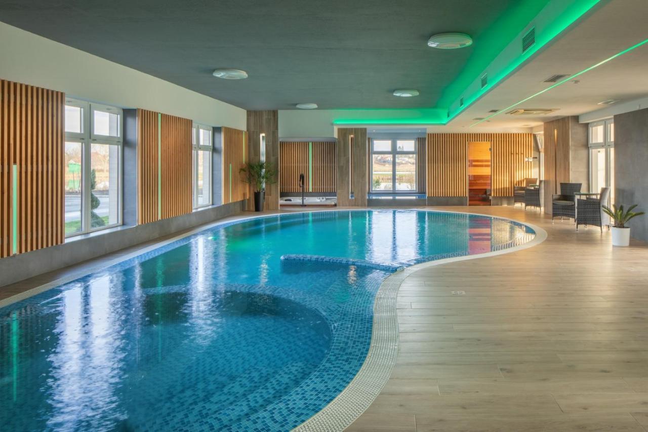 Sziget Hotel Nyiregyhaza Ngoại thất bức ảnh