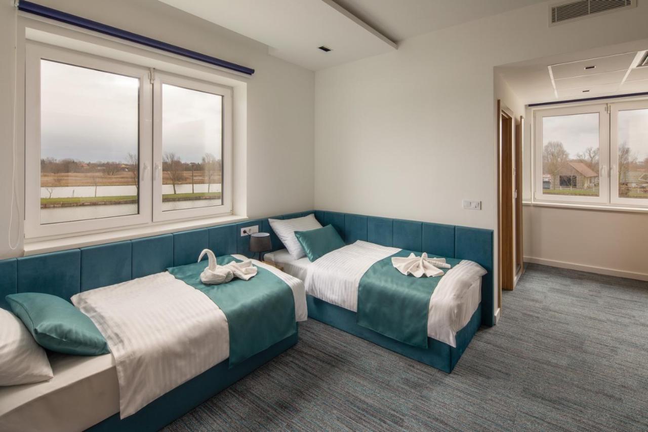 Sziget Hotel Nyiregyhaza Ngoại thất bức ảnh