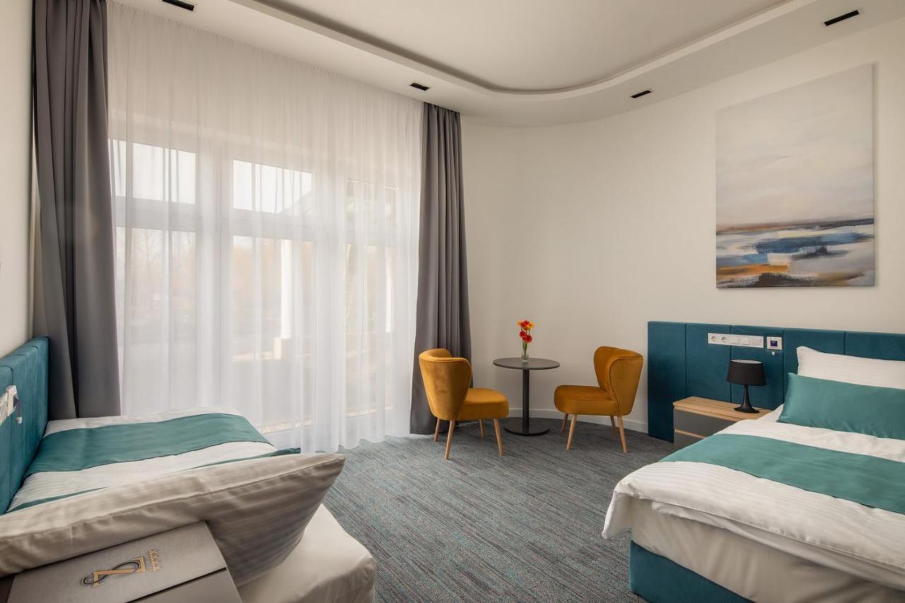 Sziget Hotel Nyiregyhaza Ngoại thất bức ảnh