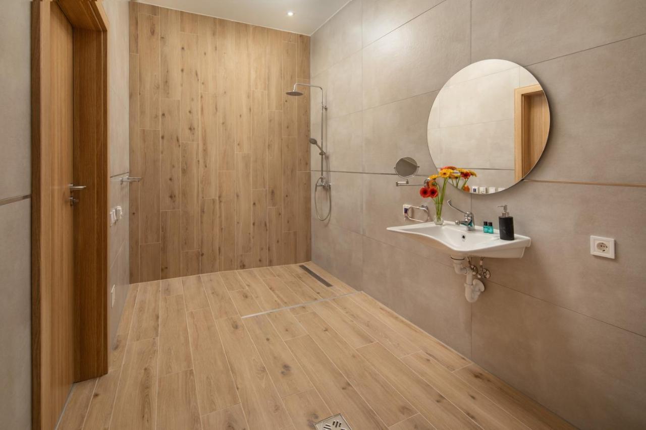 Sziget Hotel Nyiregyhaza Ngoại thất bức ảnh