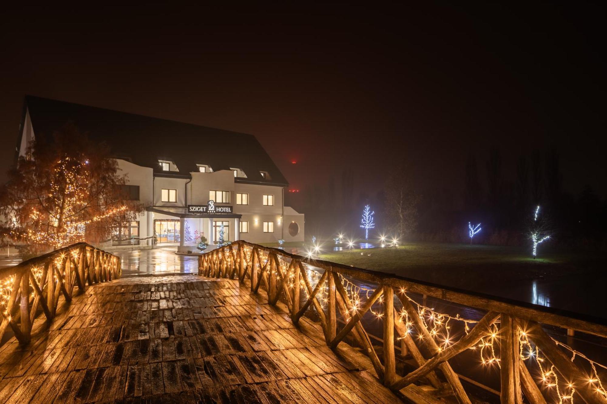 Sziget Hotel Nyiregyhaza Ngoại thất bức ảnh